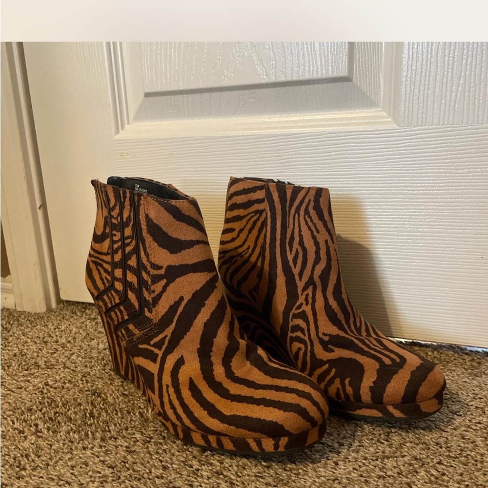 Chic Zebra Print Ankle Boots